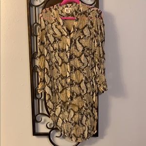 Hi-low snake print blouse